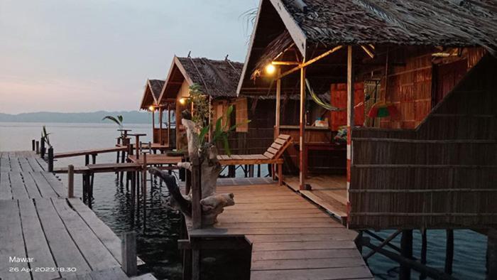 Mawar Homestay Besir Екстер'єр фото